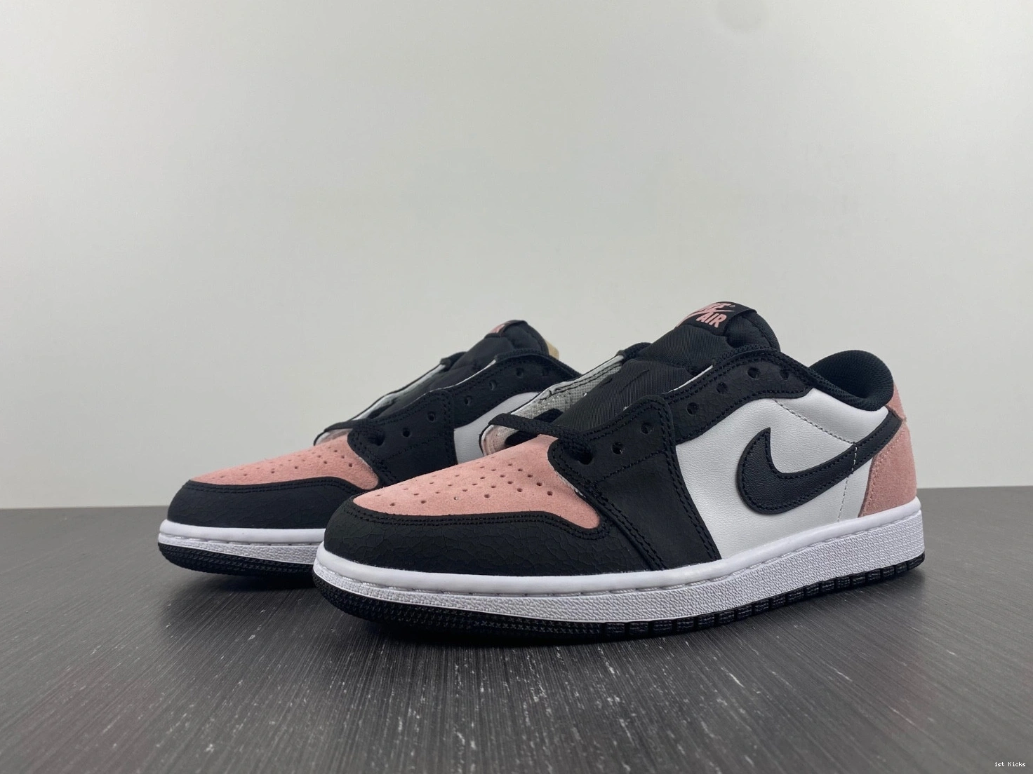 OG Bleached Low - Coral 1 CZ0790-061 Jordan 0107